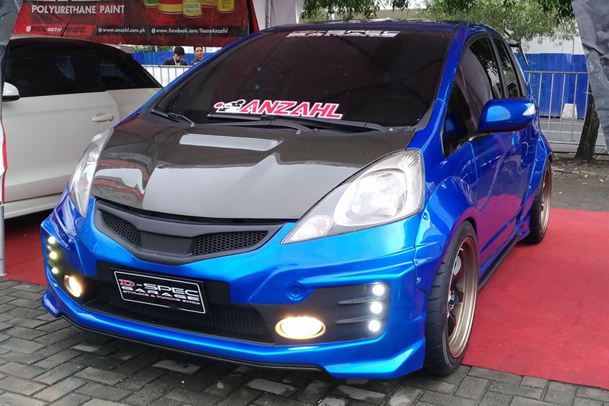 Honda Jazz in Anzahl Candytone Hyper Blue (ctto)