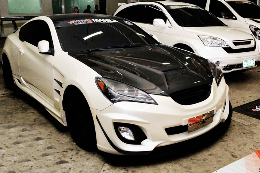 Hyundai Genesis in Anzahl Pearl Lustre White (ctto)